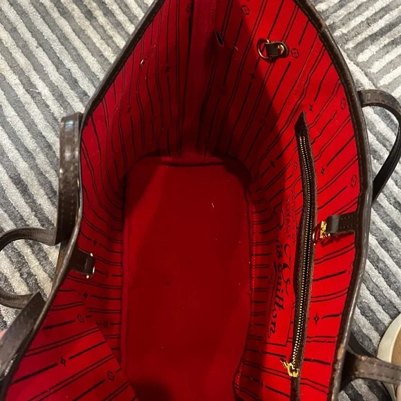 Louis Vuitton Neverfull MM - Picture 12 of 13